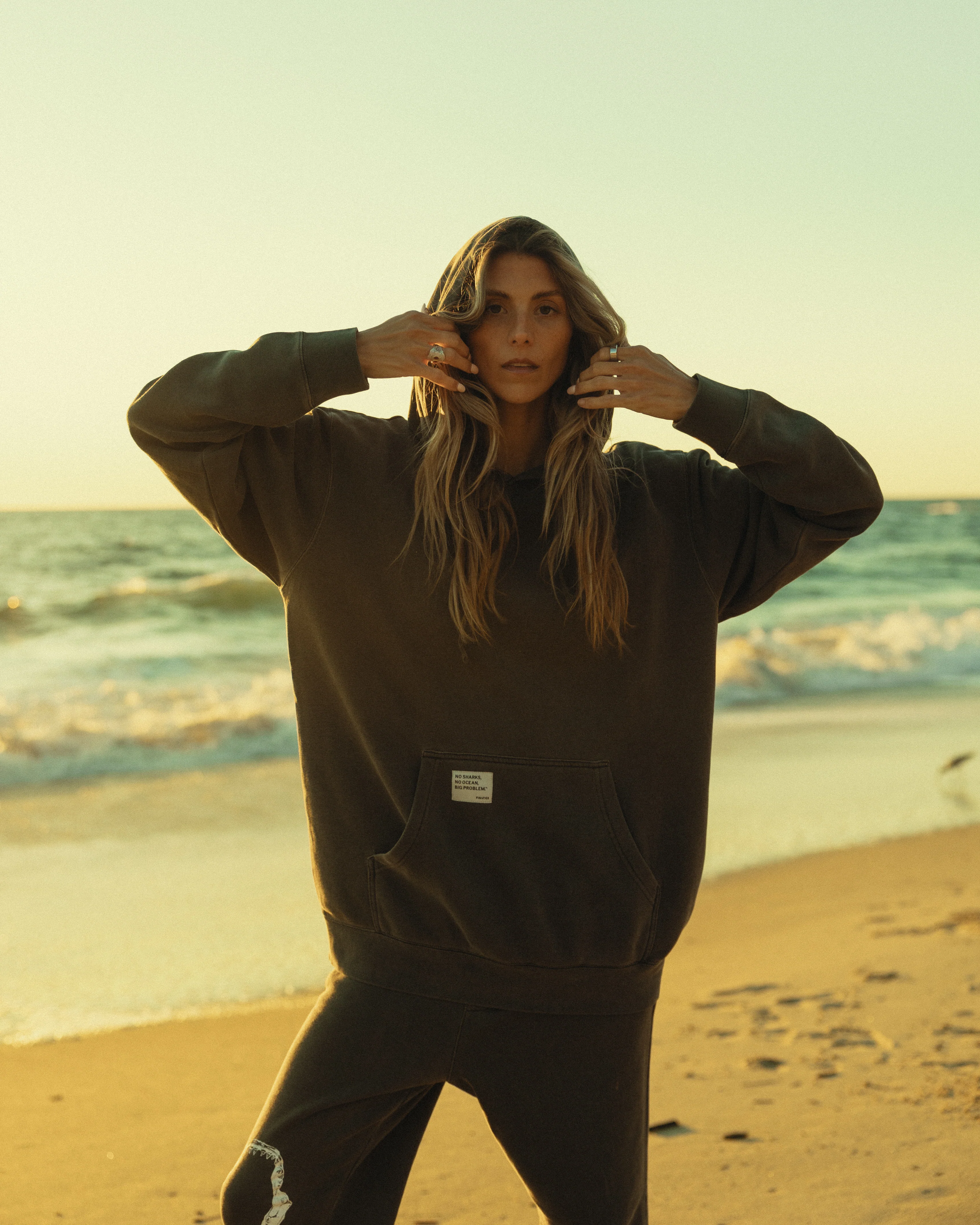 HAMMERHEAD PROTECT THE LOCALS® HOOD - BLACKTIP - Image 3