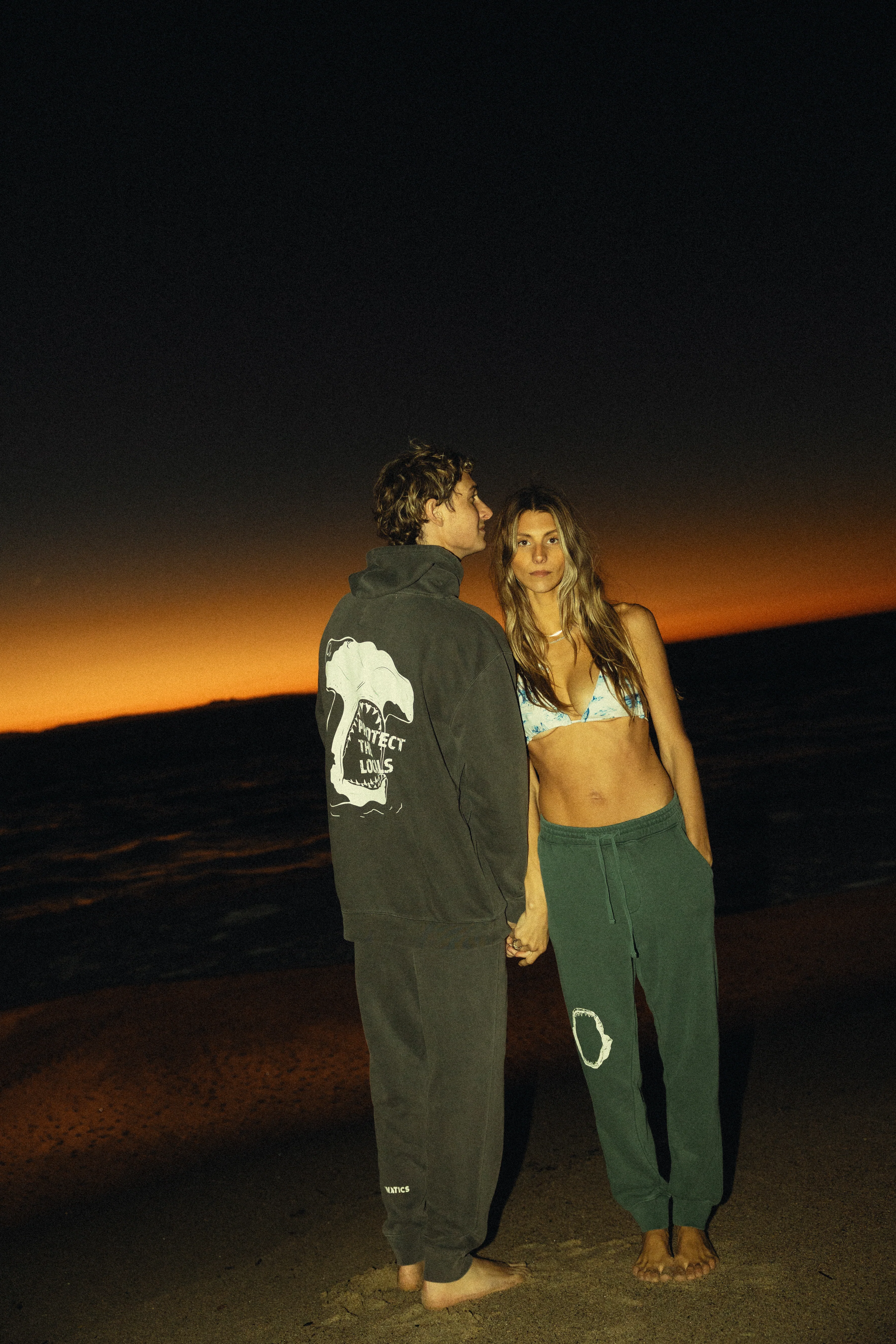 HAMMERHEAD PROTECT THE LOCALS® HOOD - BLACKTIP - Image 4